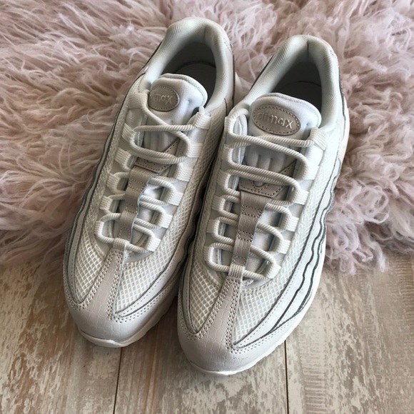 NWTNike Air Max 95 Premium! - Picture 6 of 7